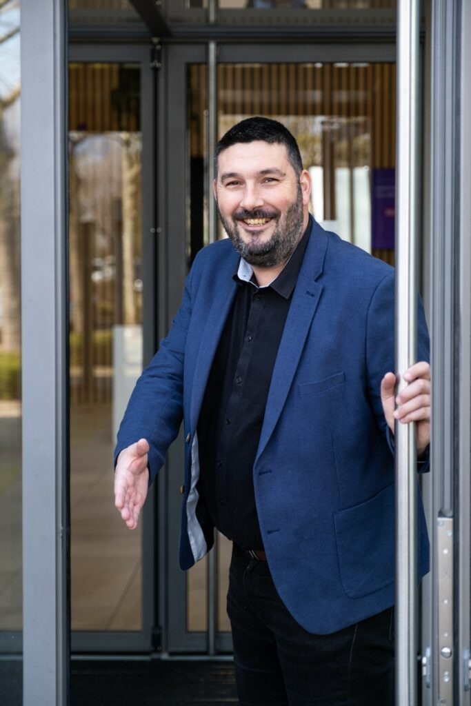 solutions de contrôle d'accès, sécurité des locaux, sureté, entreprises et pros